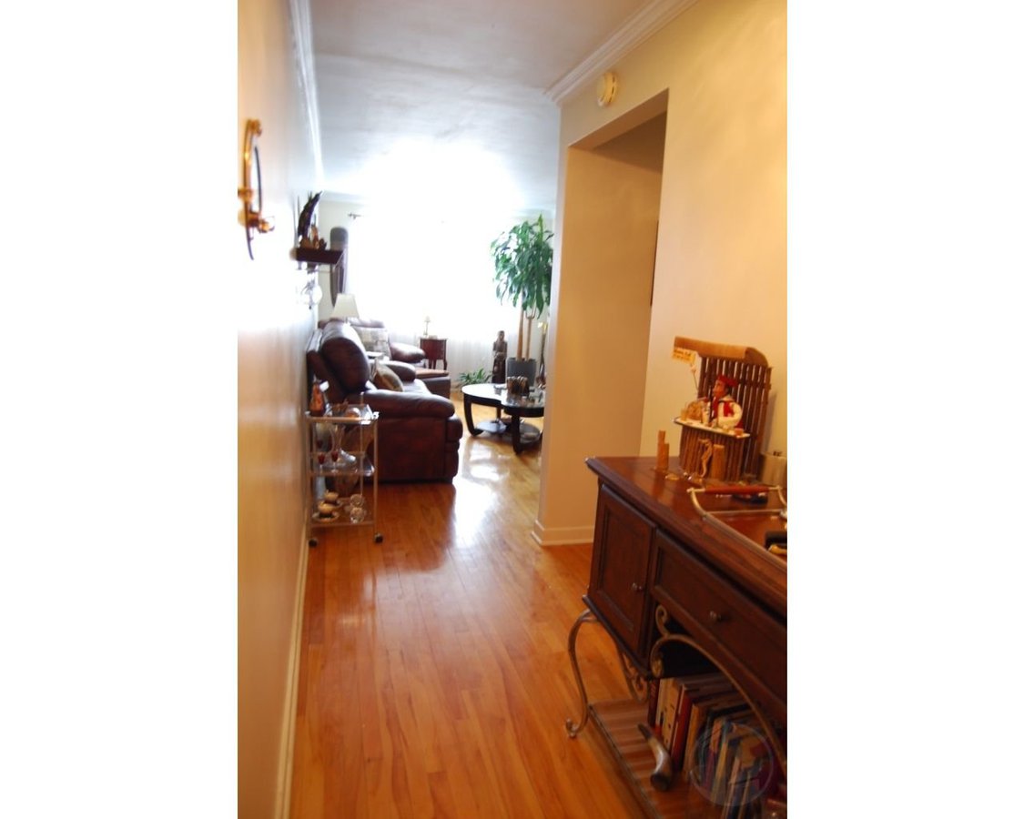 WATERFRONT 4 1/2*RENOVATED*HARDWOOD*APPLIANCES - Photo 12