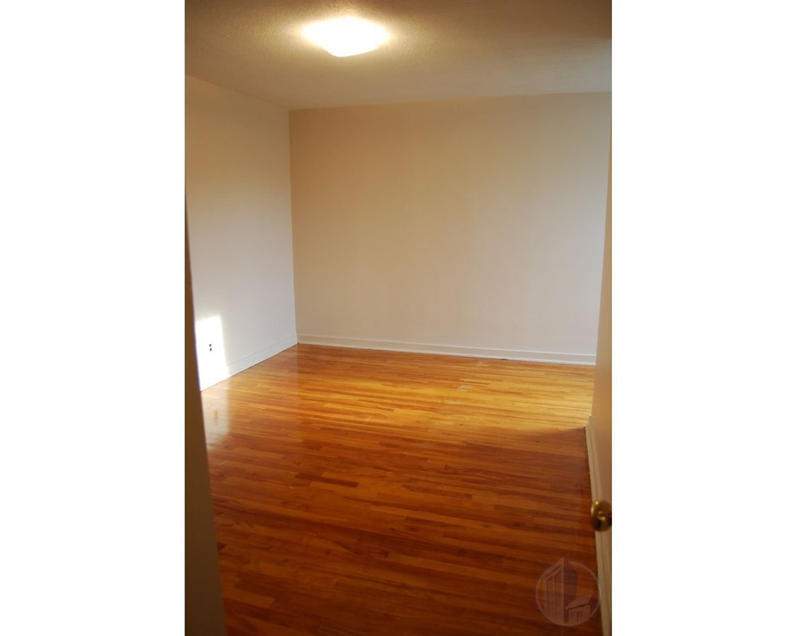 WATERFRONT 4 1/2*RENOVATED*HARDWOOD*APPLIANCES - Photo 15