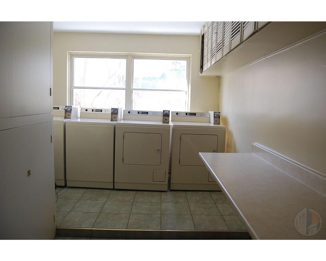 WATERFRONT 4 1/2*RENOVATED*HARDWOOD*APPLIANCES - Photo 17