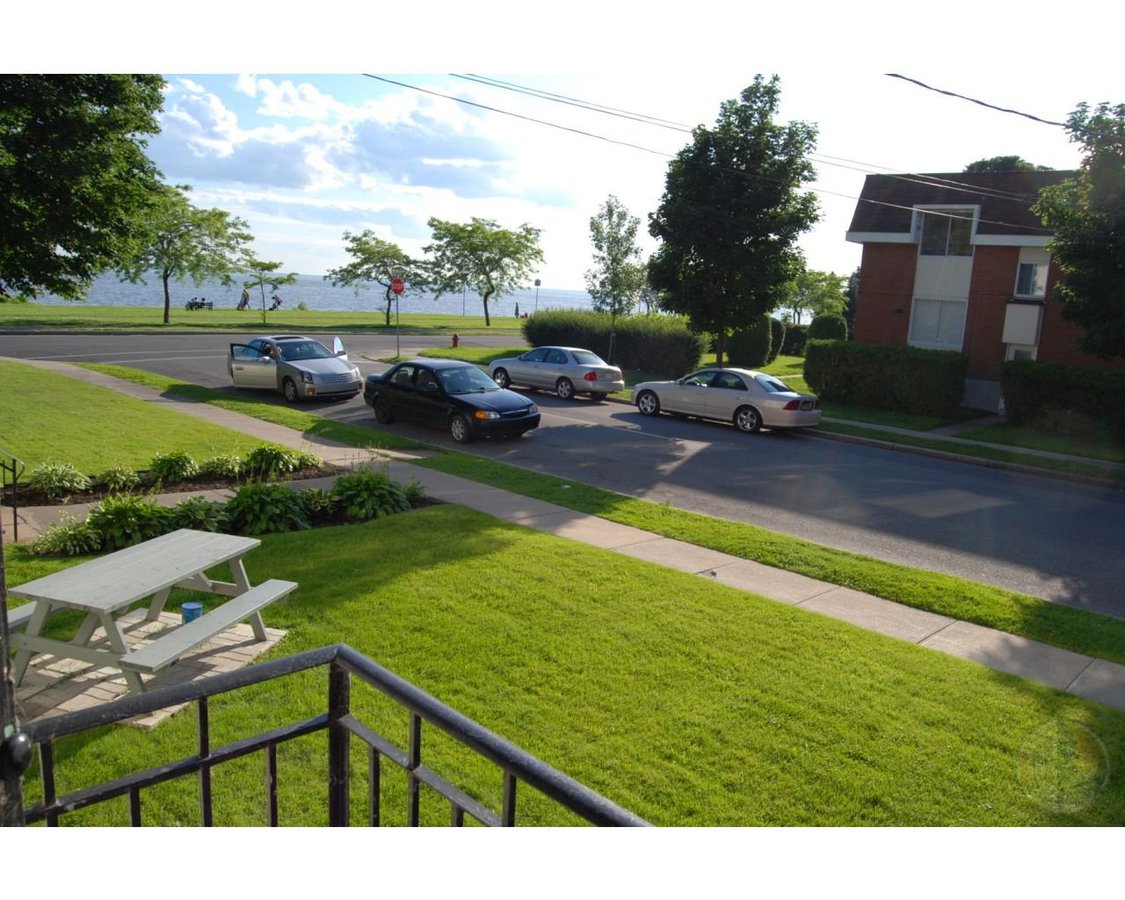 LACHINE WATERFRONT 6-ROOMS*2-FLOORS*2-BEDROOM*YARD - Photo 14