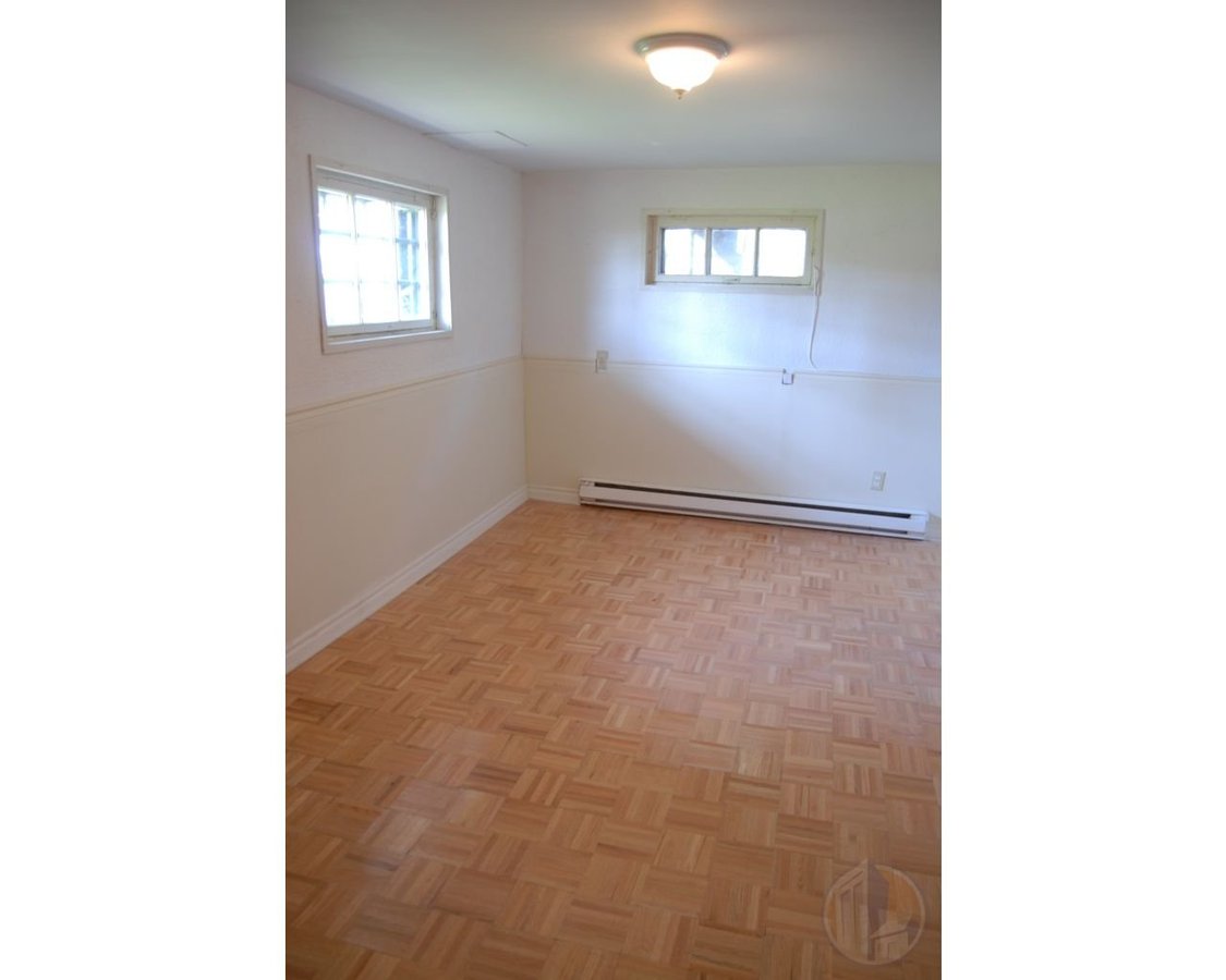 LACHINE WATERFRONT 6-ROOMS*2-FLOORS*2-BEDROOM*YARD - Photo 9