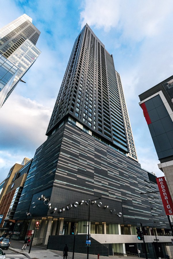 Luxury condo at the Bell Centre - 34 floors - Photo 8