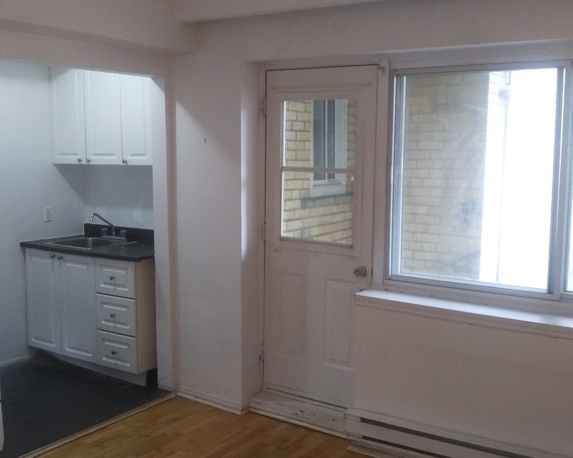 Louer.ca ) 6860 Fielding Ave, Montréal QC à Louer