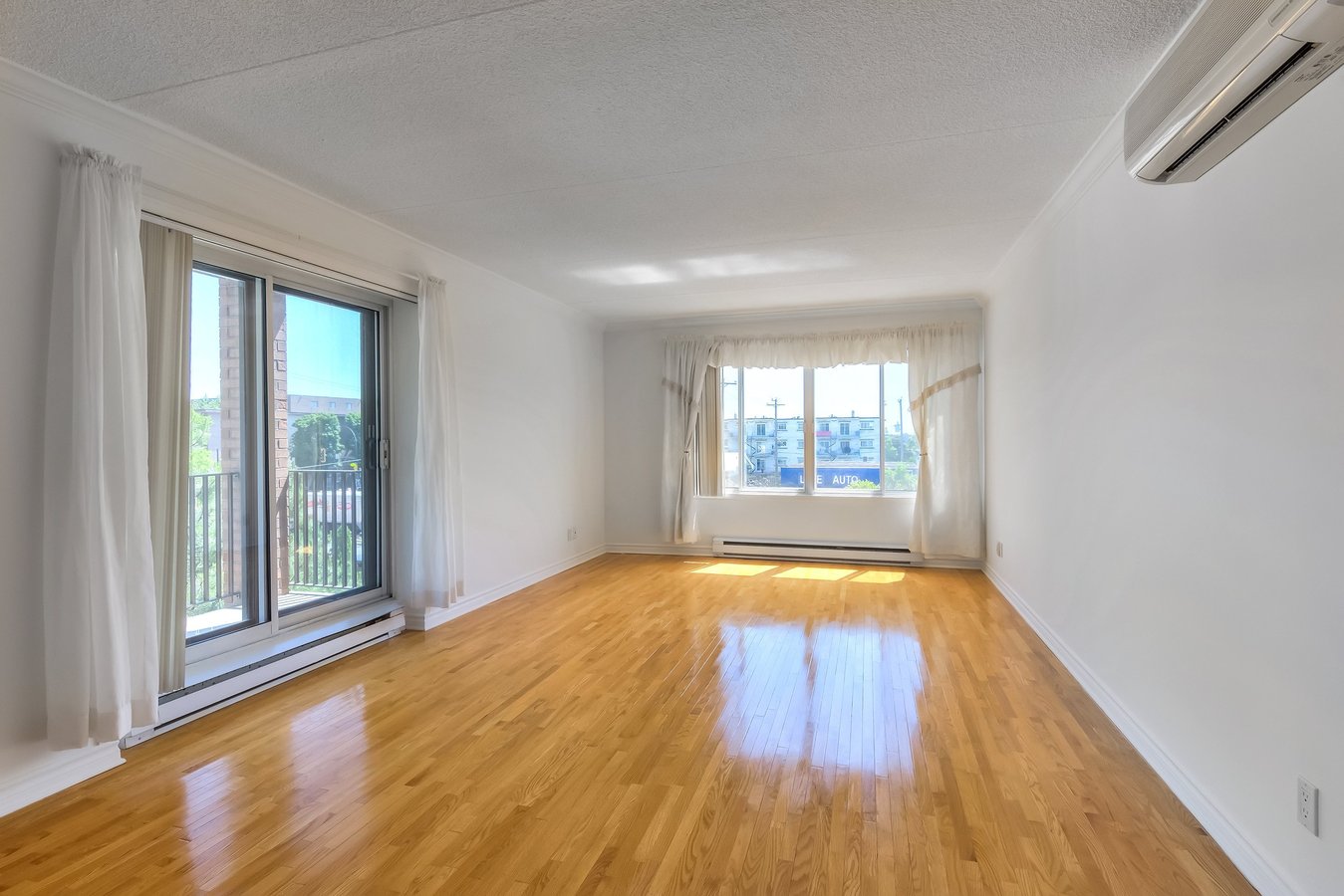 Montréal QC Condos for Rent