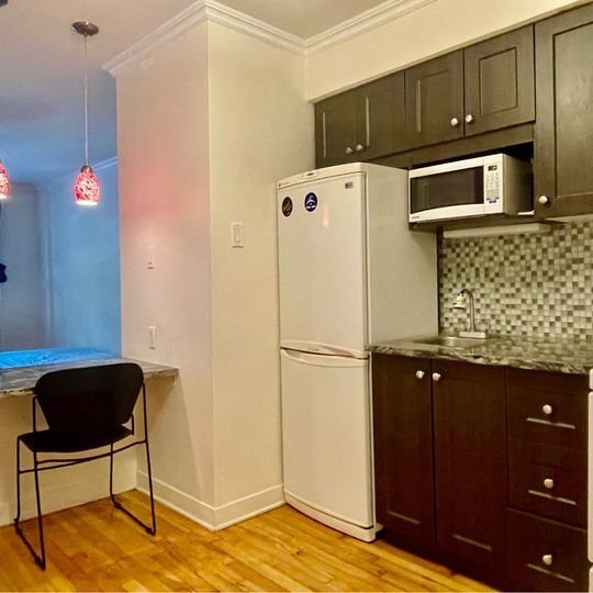 Montréal QC Basements, Lofts and Studios for Rent