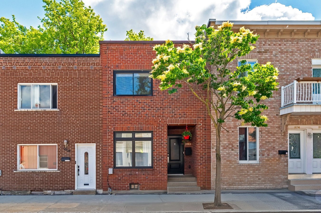 Montréal QC Cabins, Lofts, Studios and Town Houses for Rent