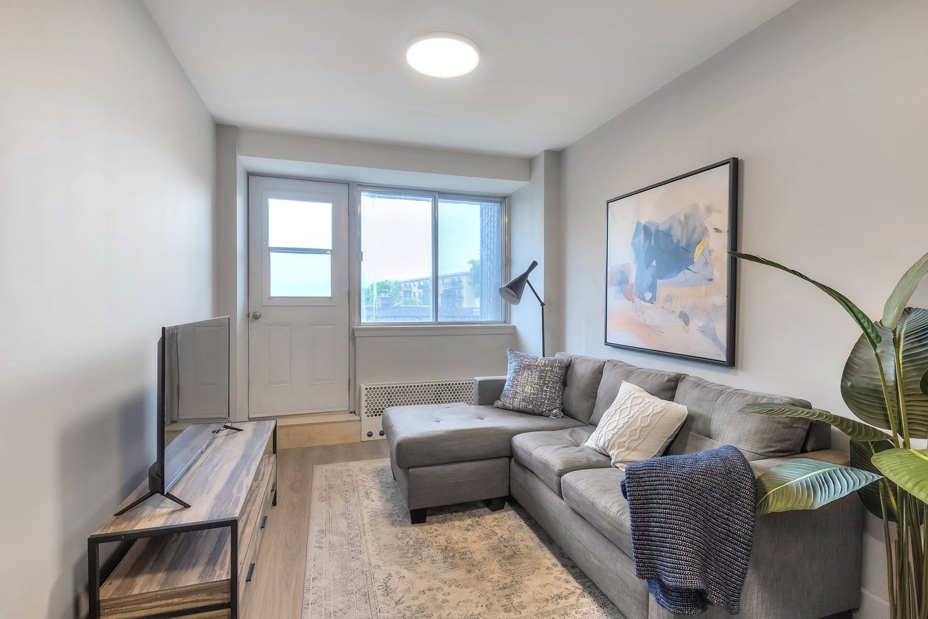 2555 Avenue Benny - Photo 2