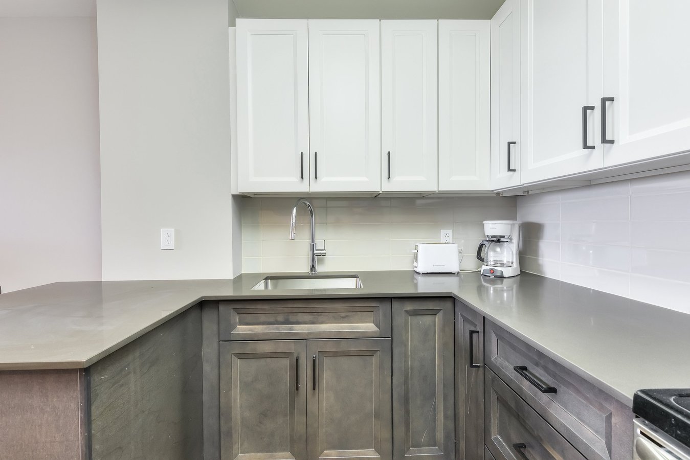 2555 Avenue Benny - Photo 3