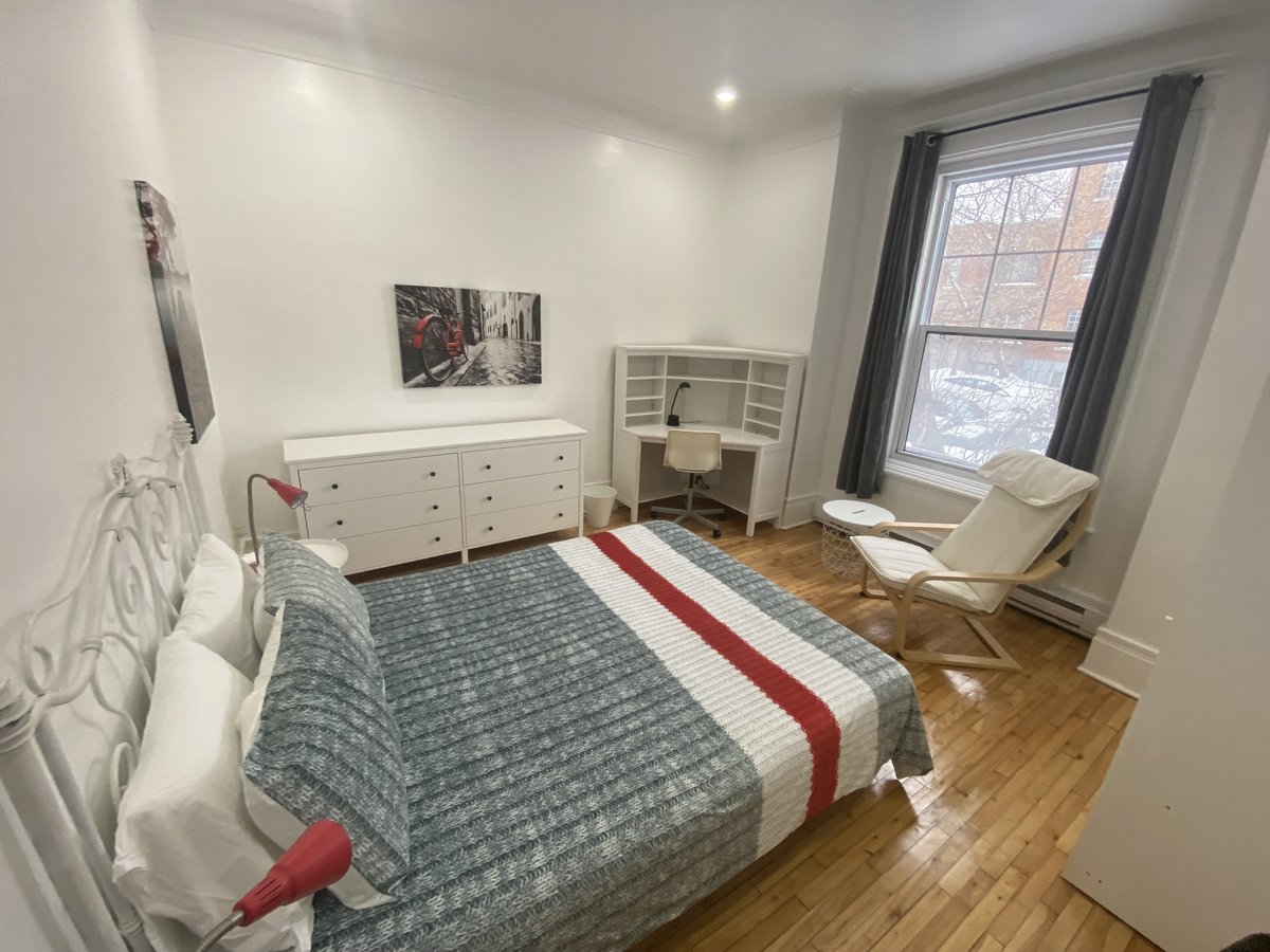 2202 Avenue Regent - Photo 2