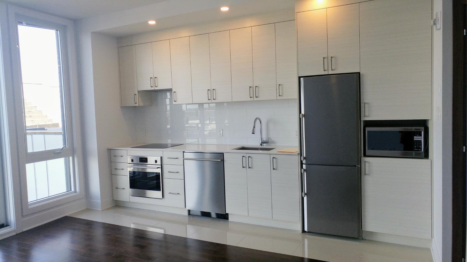 775 Plymouth Avenue - Photo 4