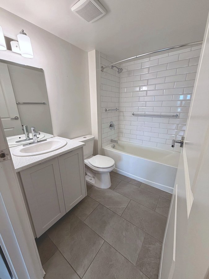 1651 Dufferin Crescent - Photo 6
