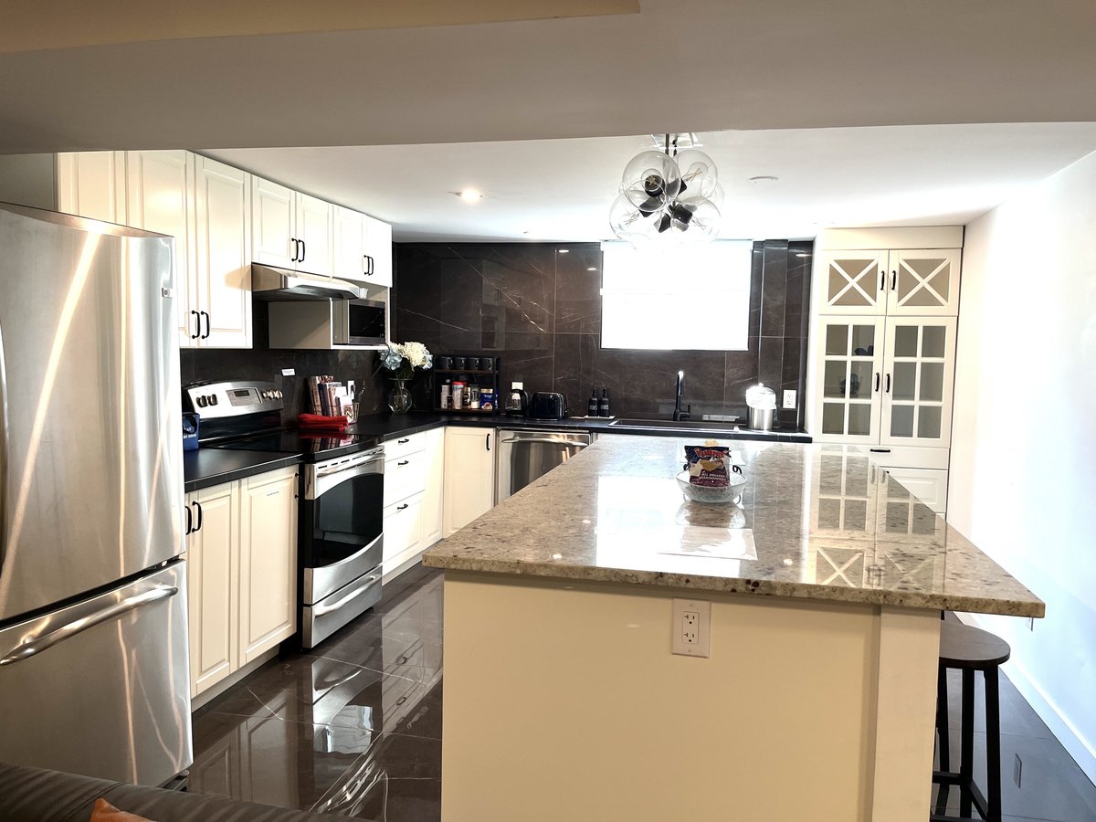 23 Epworth Avenue - Photo 2