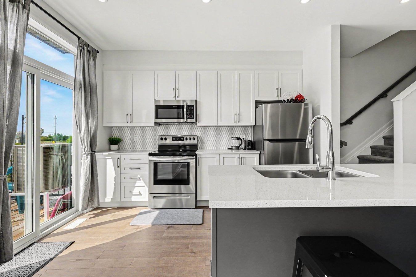 906 Lixnaw Court - Photo 10