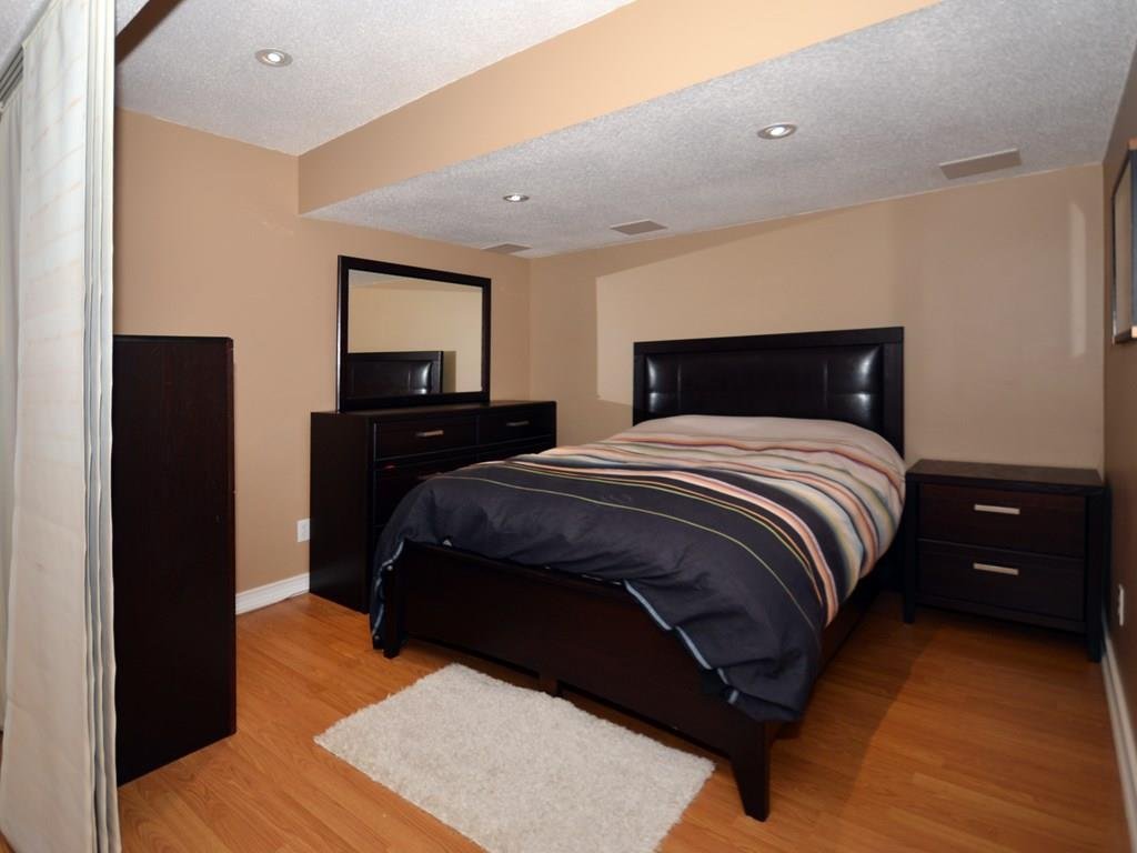 102 Thornbury Crescent - Photo 7