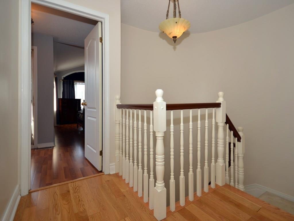 102 Thornbury Crescent - Photo 5
