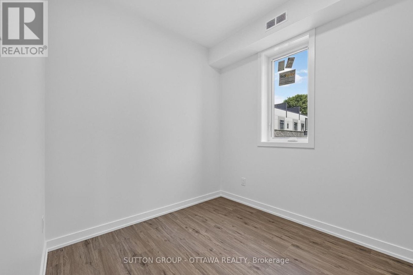 994 Woodroffe Avenue - Photo 3