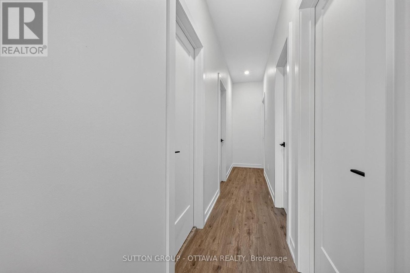 994 Woodroffe Avenue - Photo 5