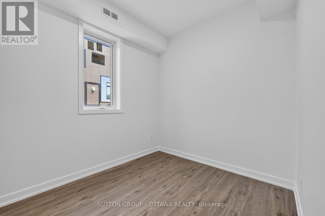 994 Woodroffe Avenue - Photo 8