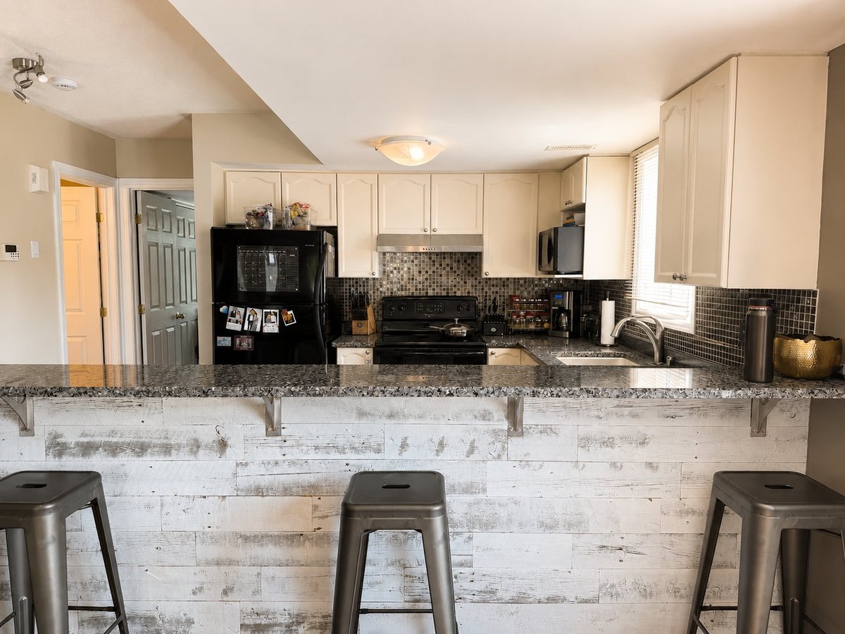 1358 Guthrie Street - Photo 6