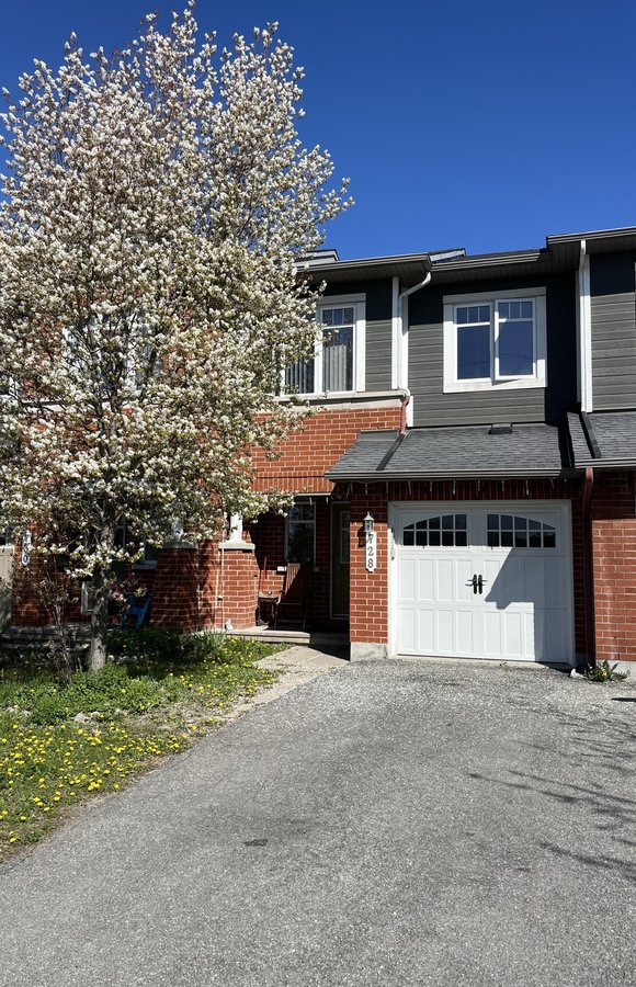 728 Paul Métivier Drive - Photo 1