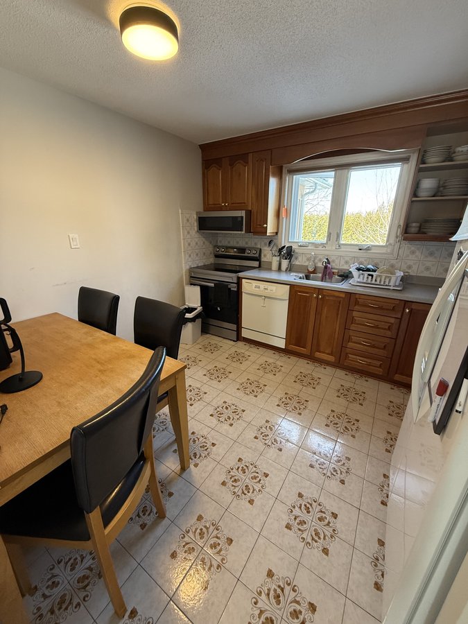 1085 Dynes Road - Photo 7