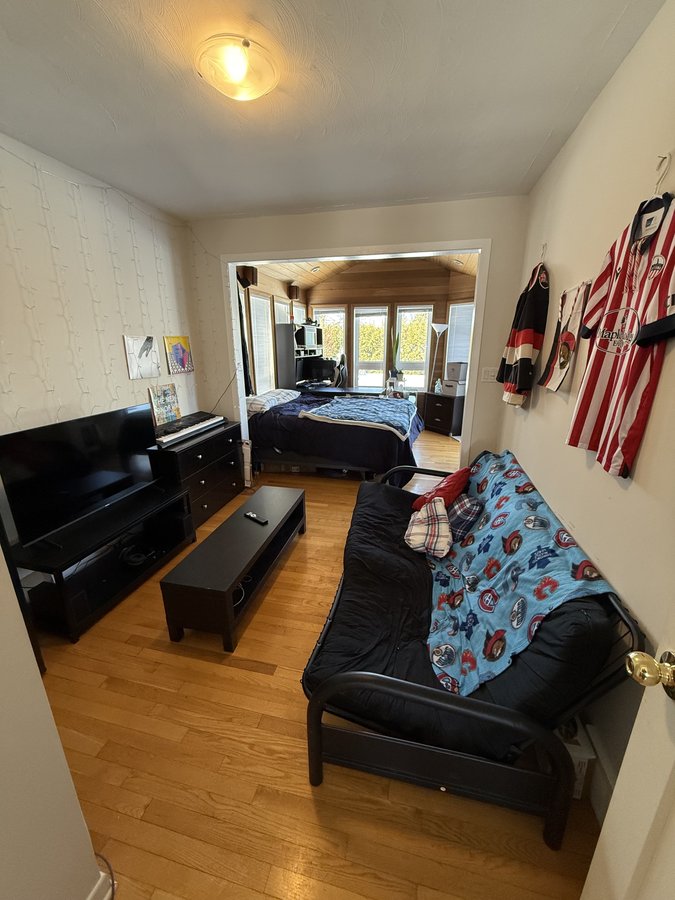 1085 Dynes Road - Photo 9