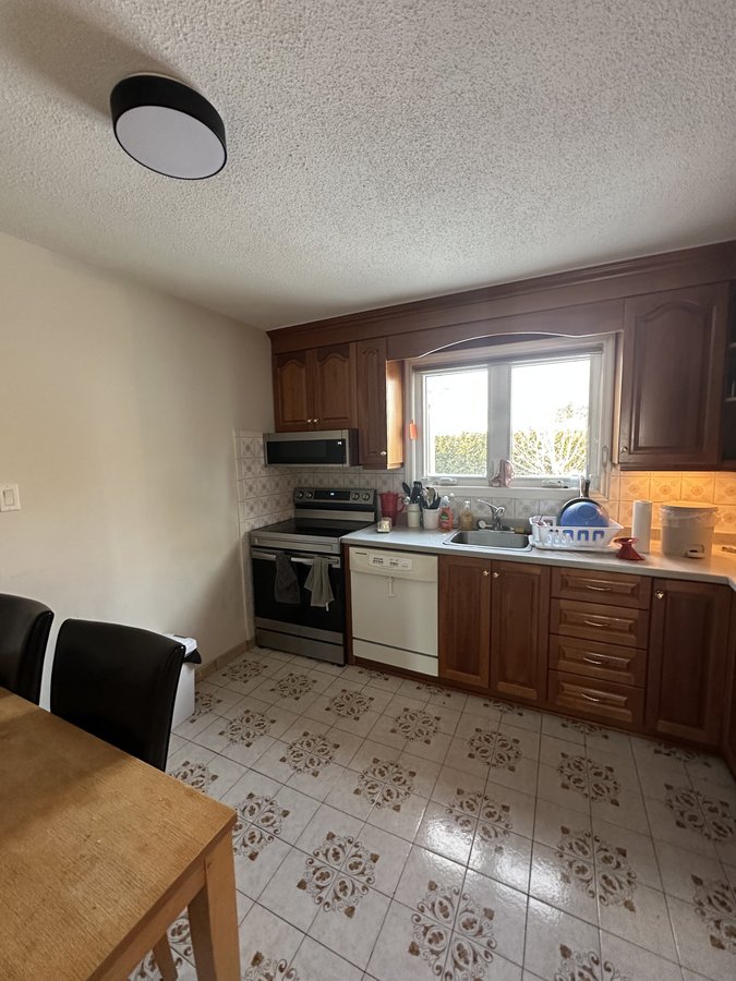 1085 Dynes Road - Photo 11