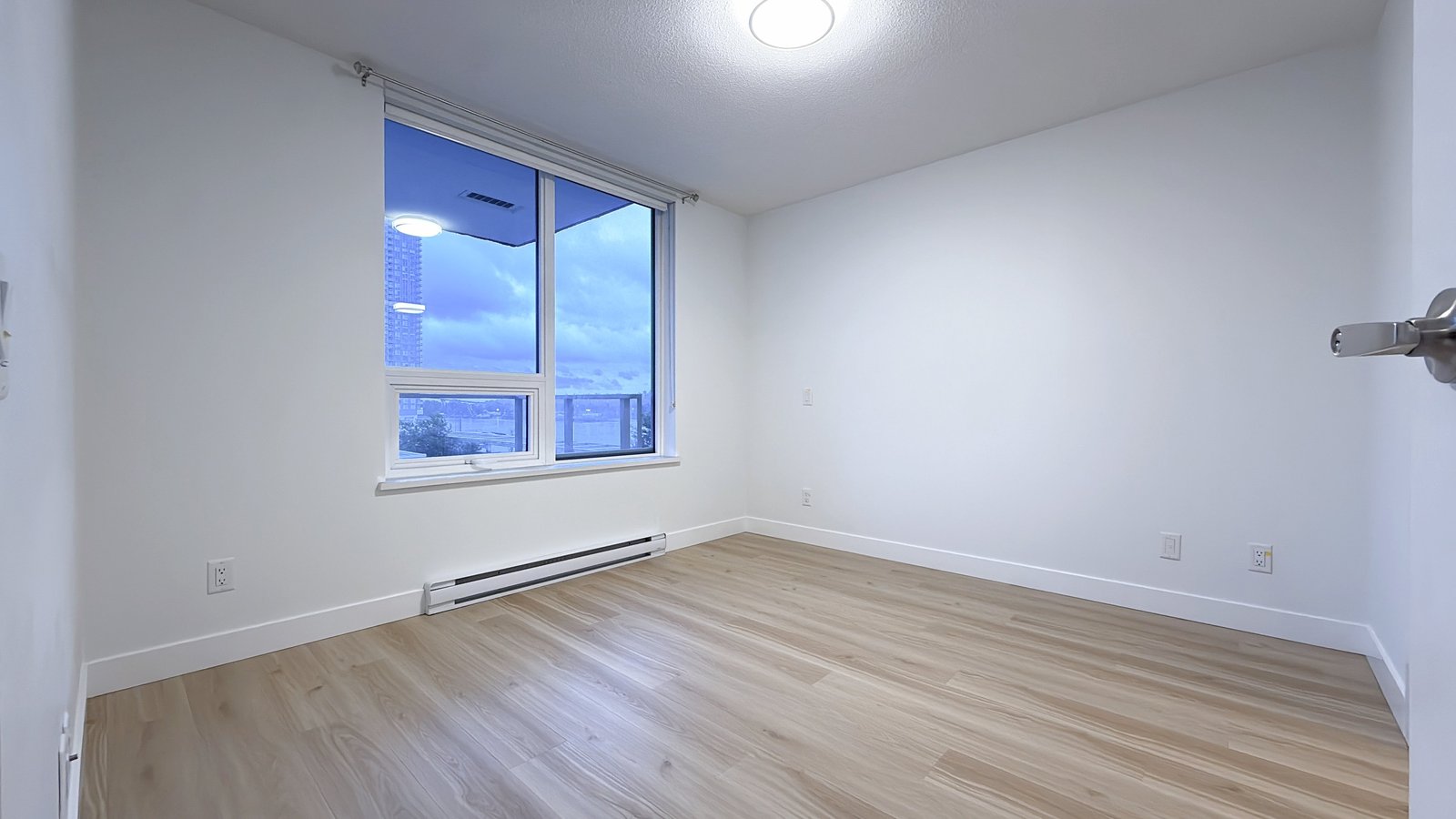 908 Quayside Drive - Photo 8