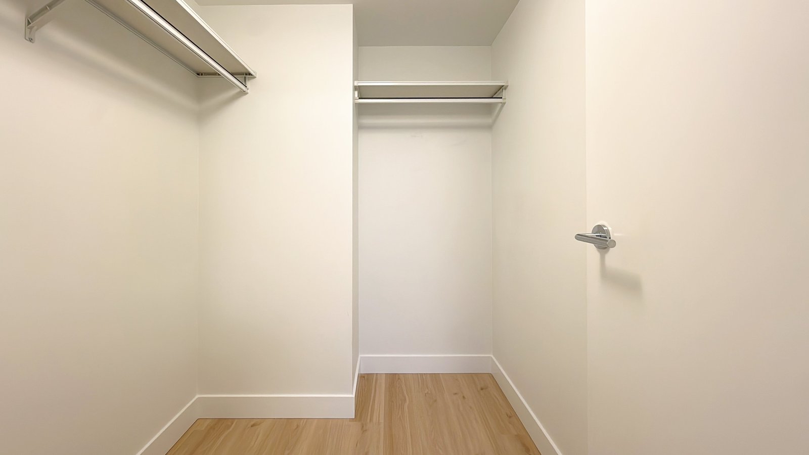 908 Quayside Drive - Photo 11