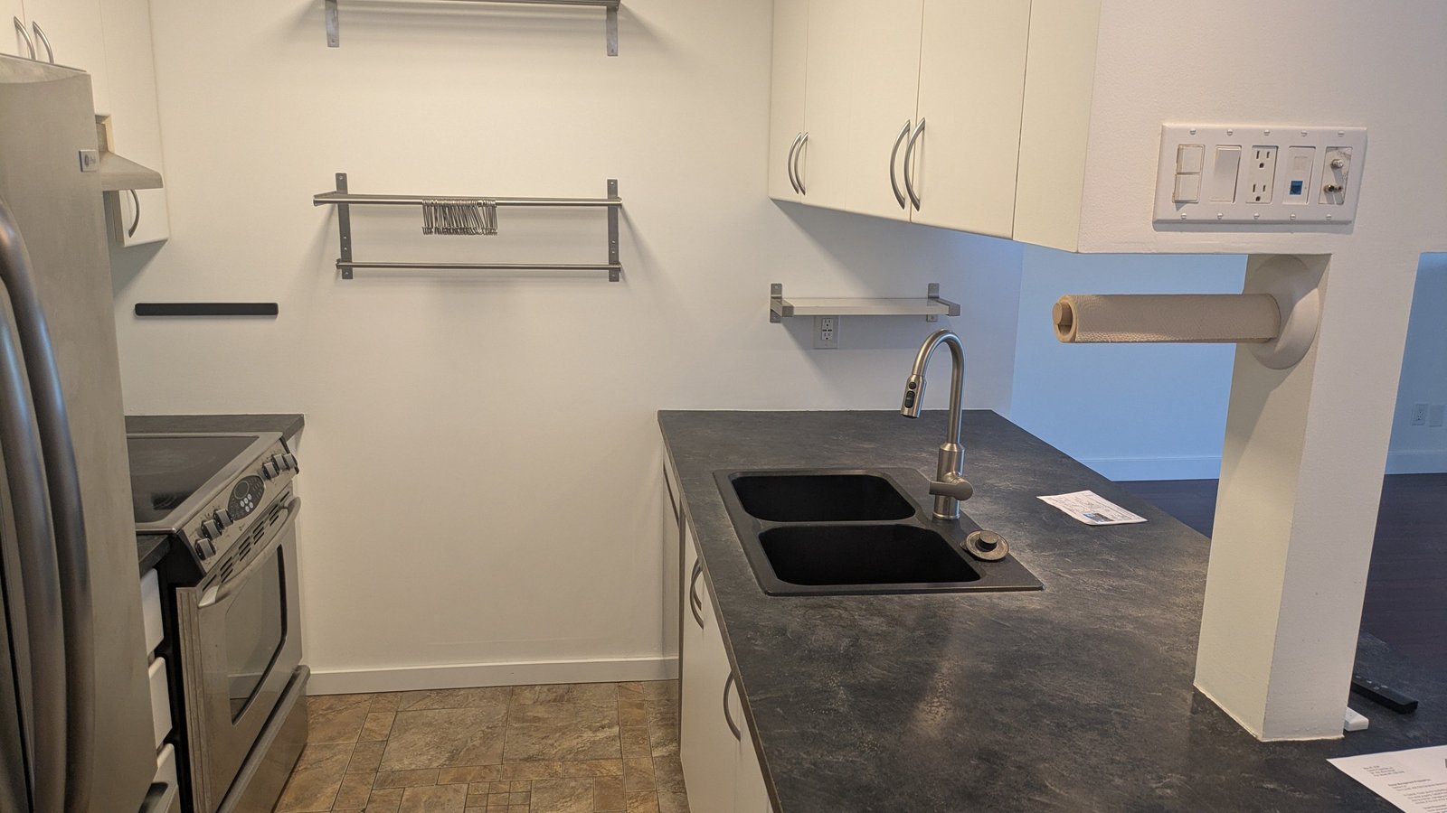 720 Carnarvon Street - Photo 2