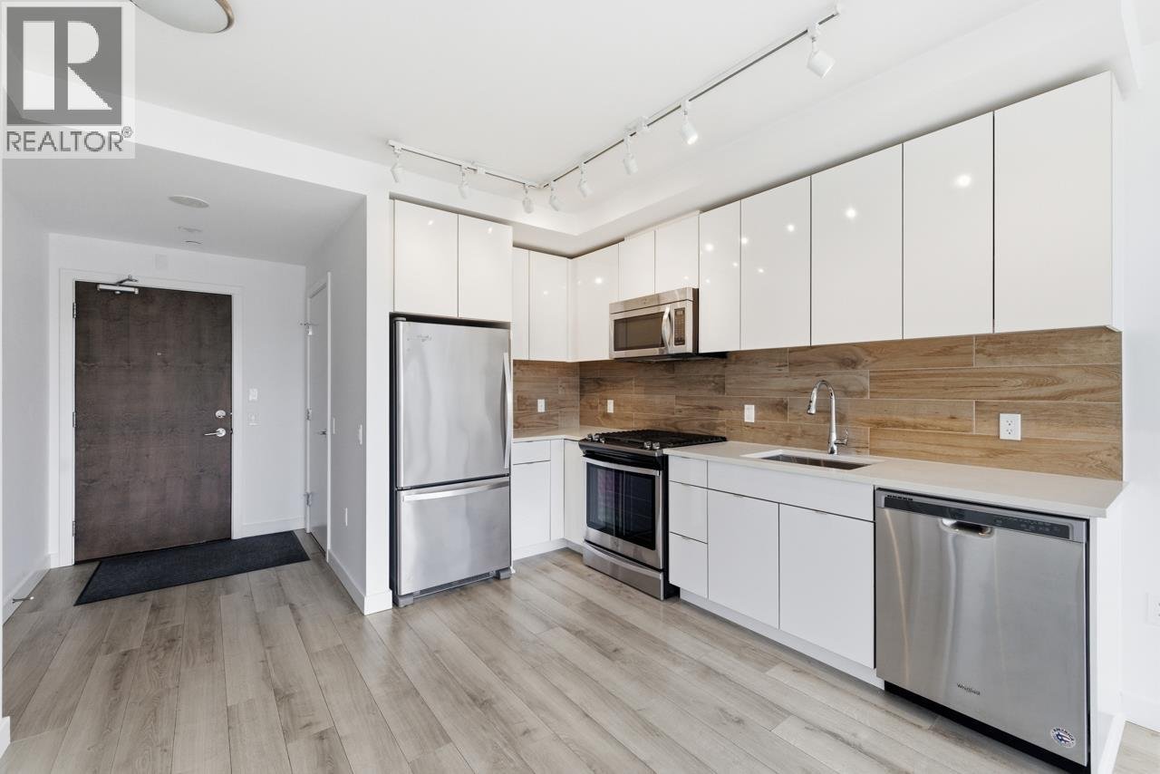 902 200 NELSON CRESCENT - Photo 2
