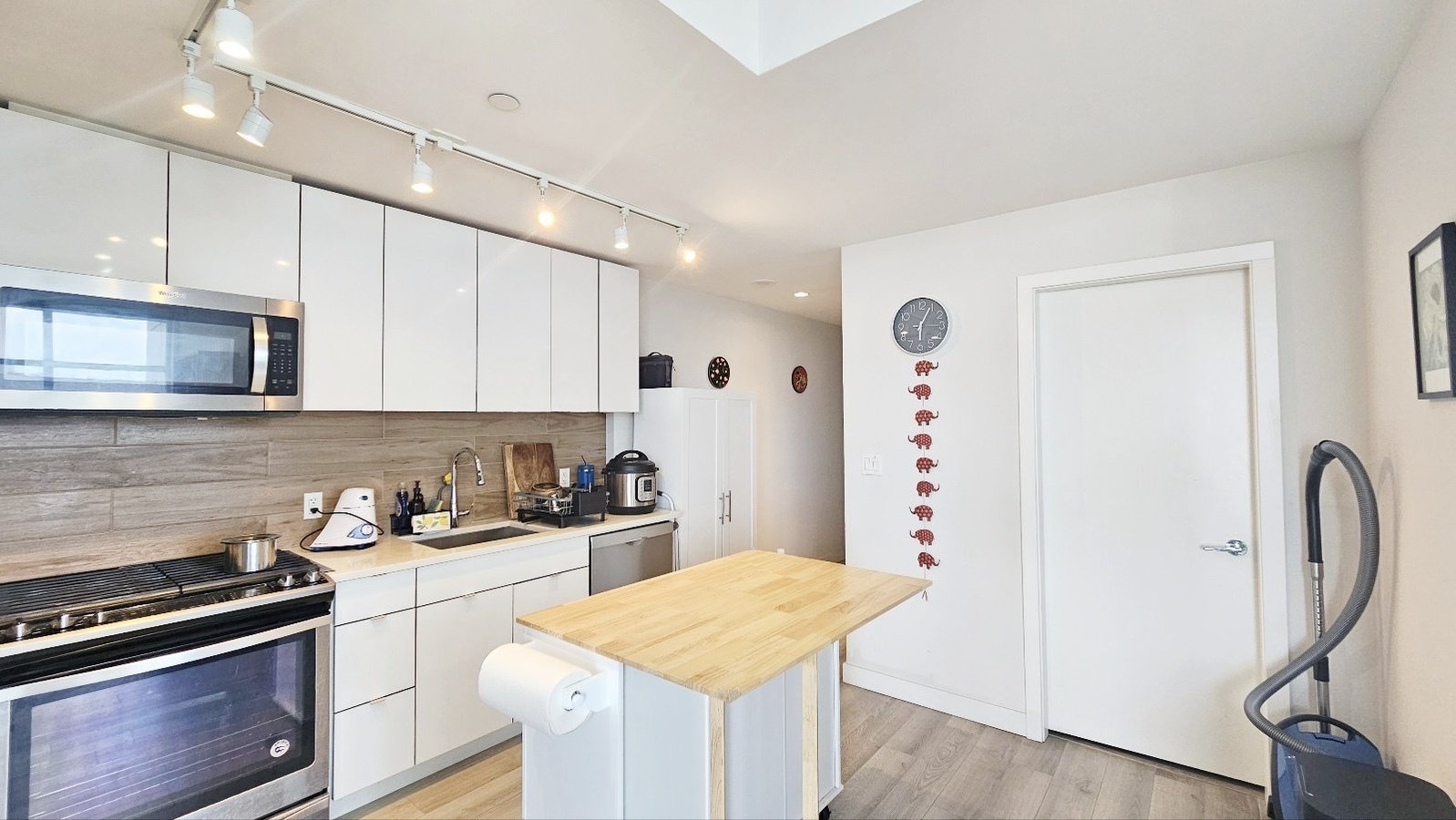 200 Nelson's Crescent - Photo 3