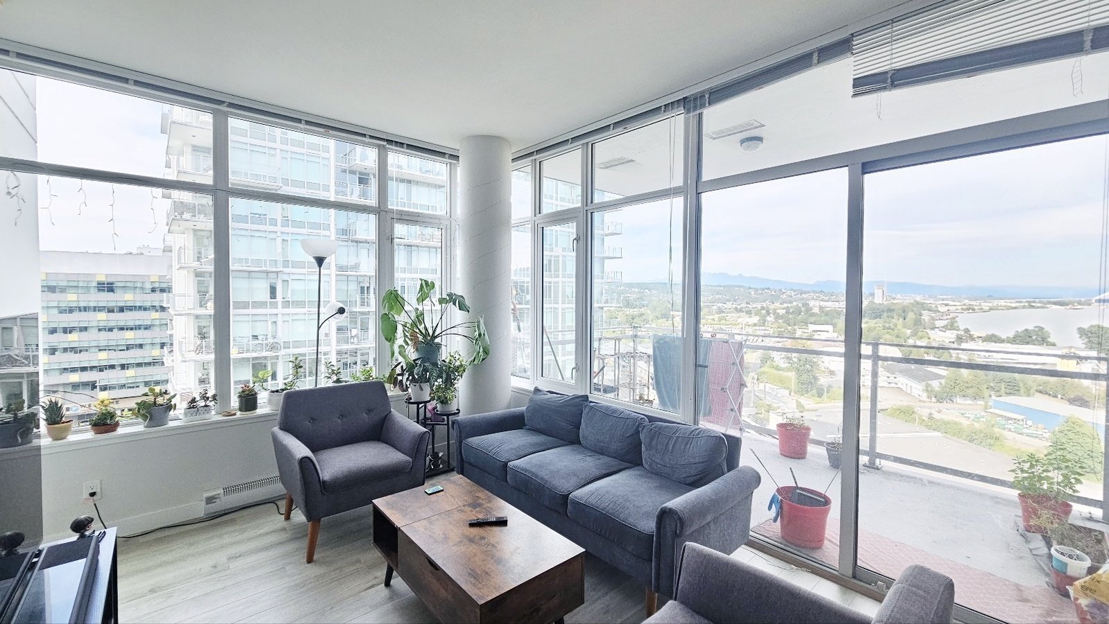 200 Nelson's Crescent - Photo 1