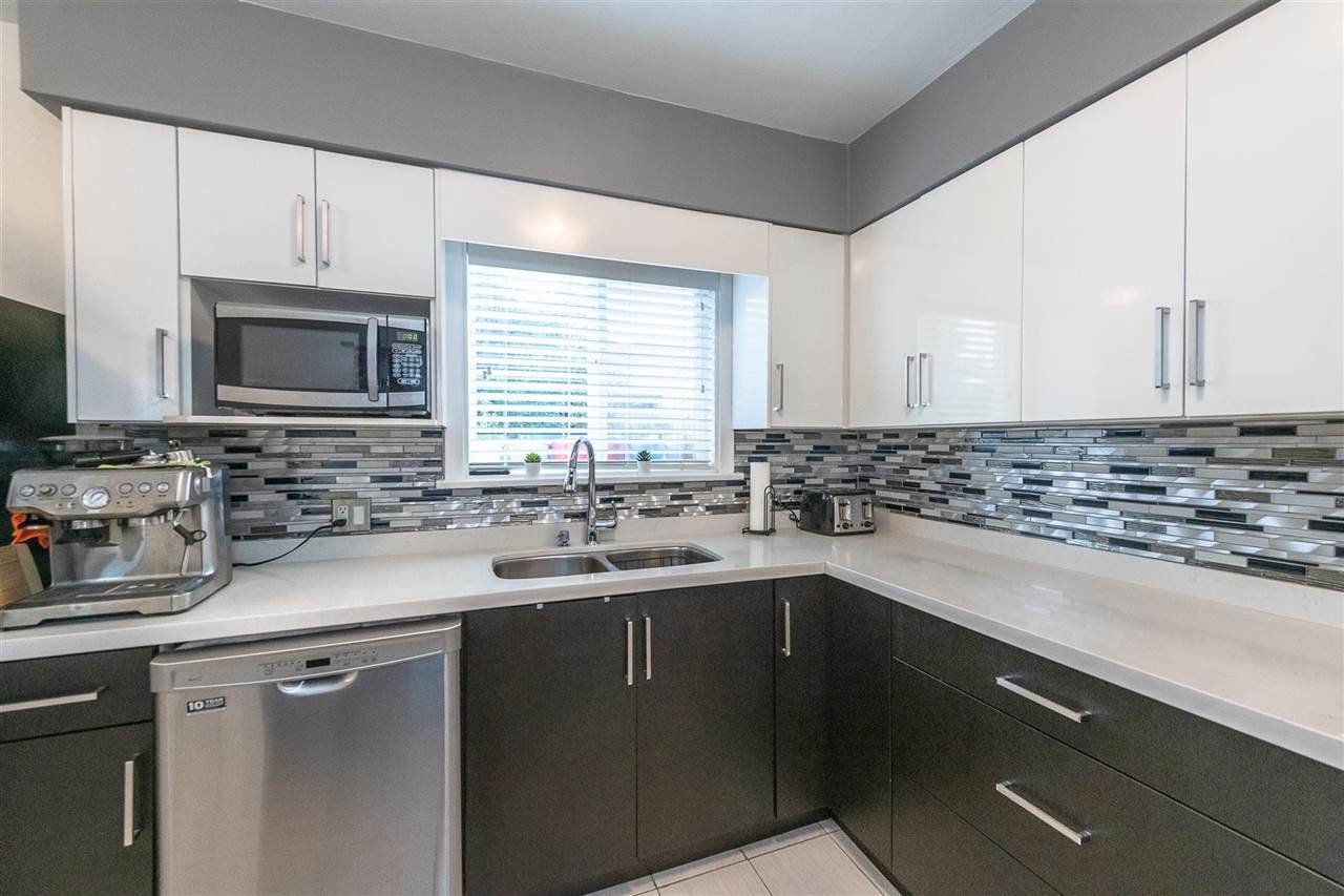 8th Avenue - Photo 6