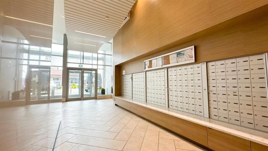 908 Quayside Drive - Photo 3