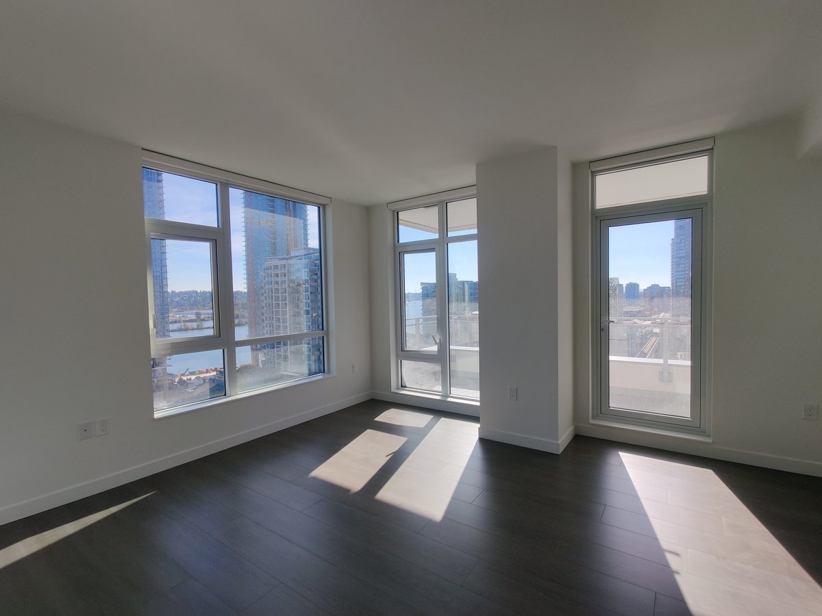 618 Carnarvon Street - Photo 2