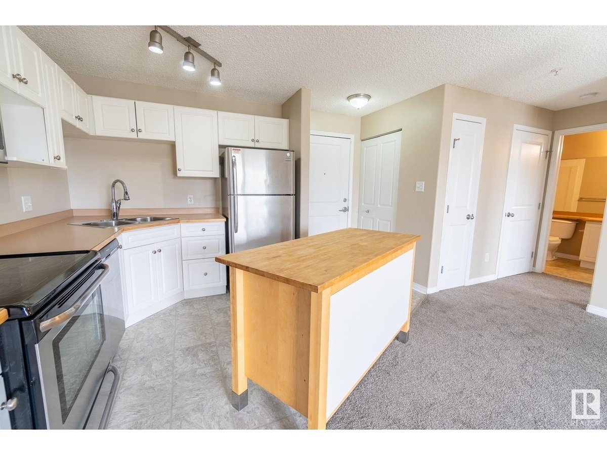 11325 83 Street Northwest - Photo 3