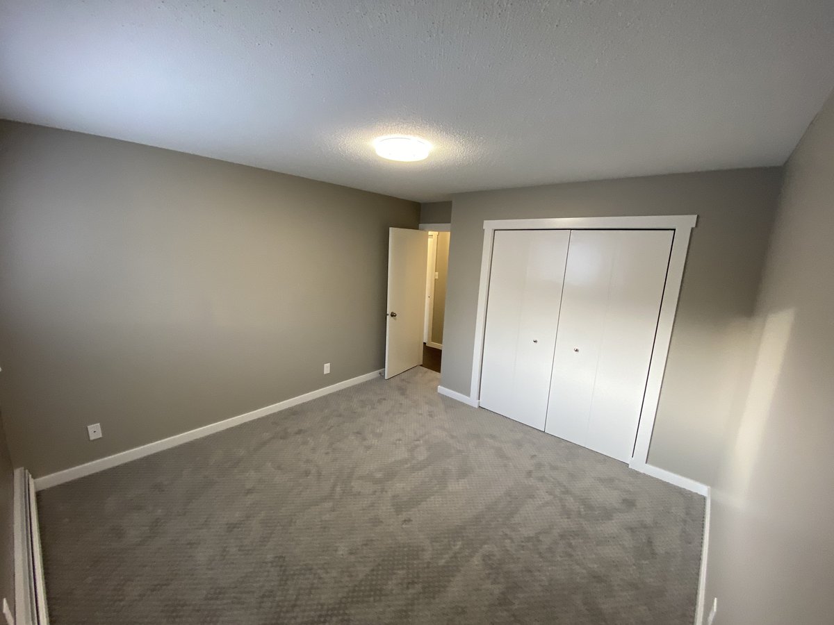 10260 116 Street Northwest - Photo 9