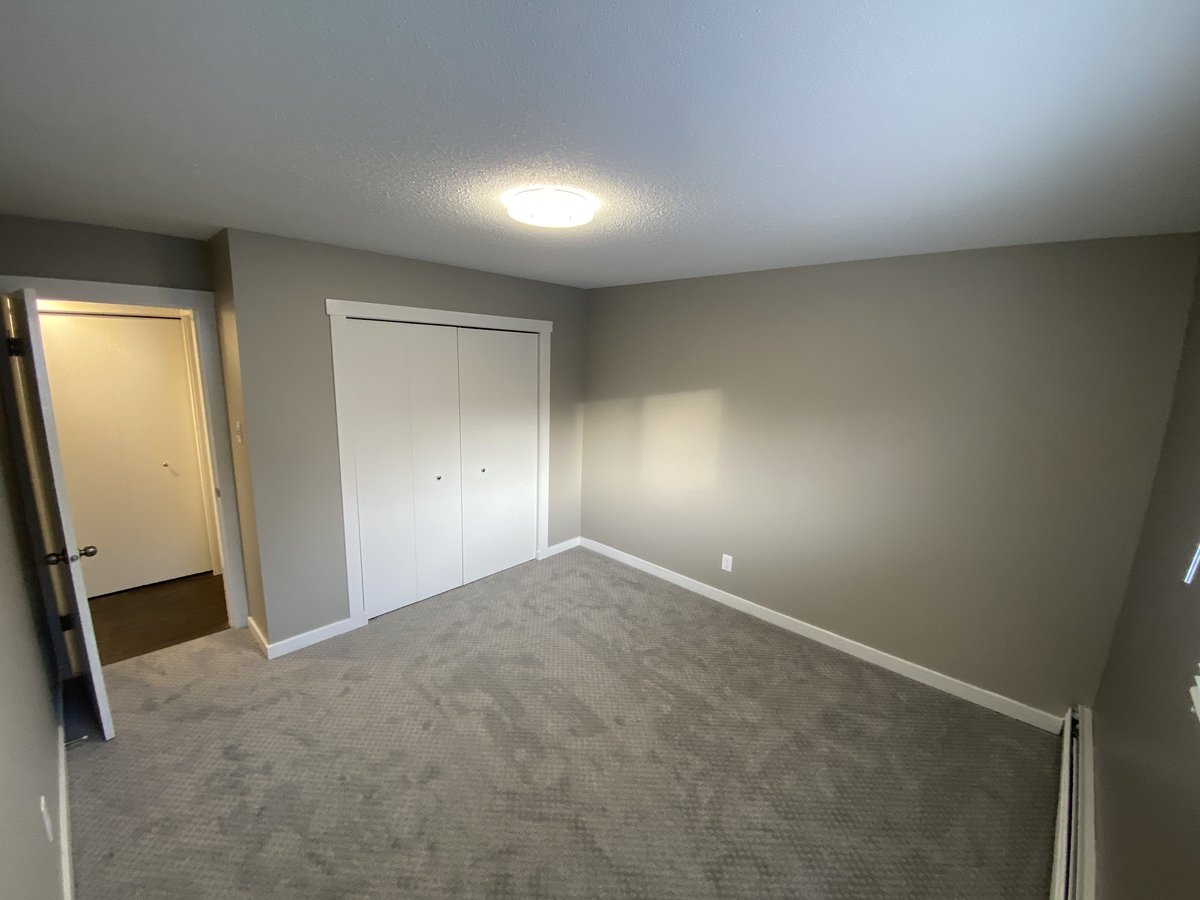 10260 116 Street Northwest - Photo 8