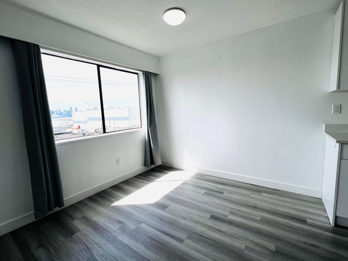 315 1st Street East - Photo 9