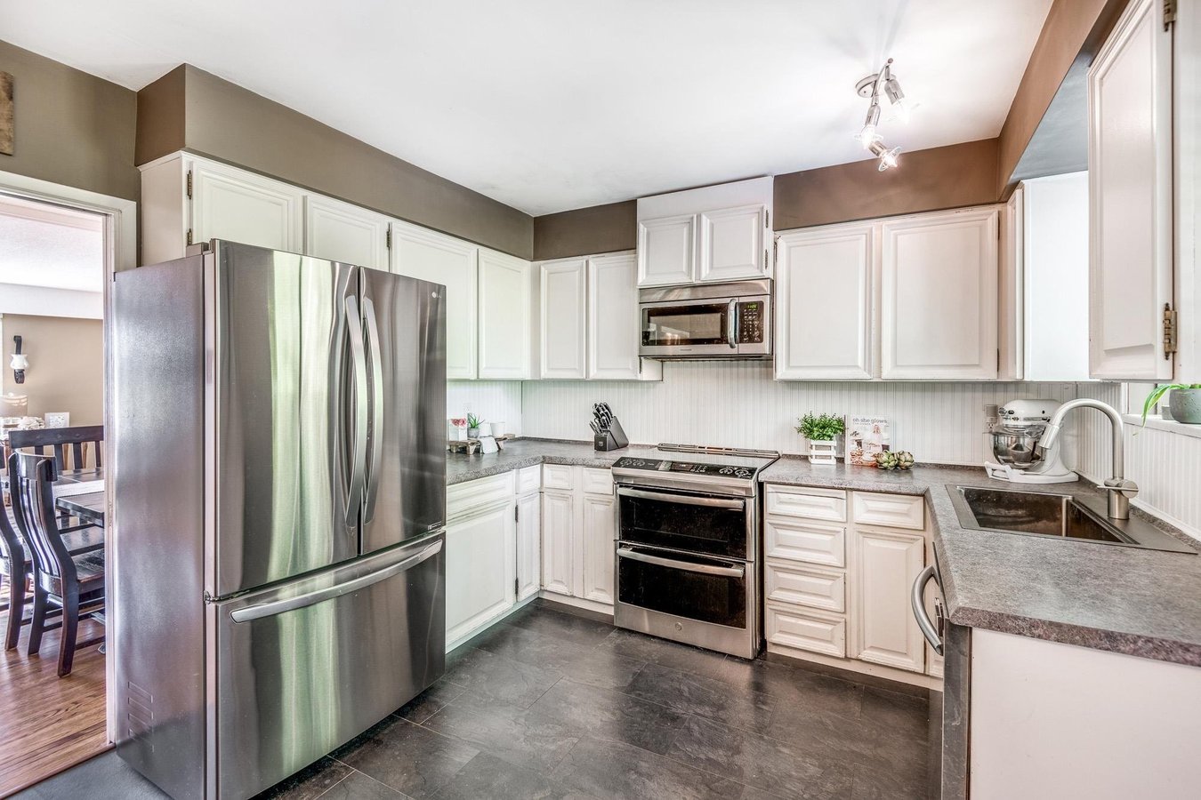 885 Fairfield Road - Photo 7