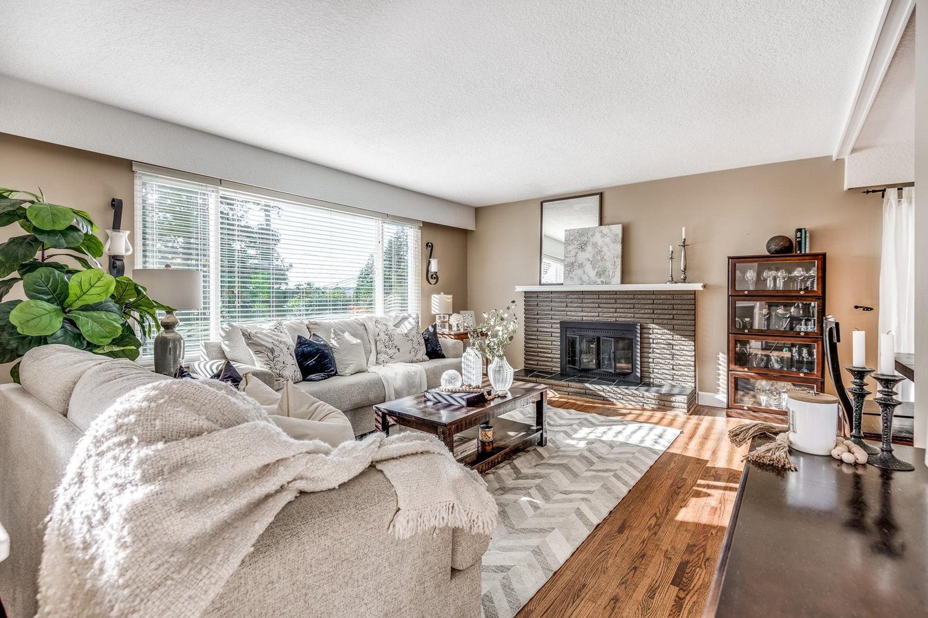 885 Fairfield Road - Photo 4