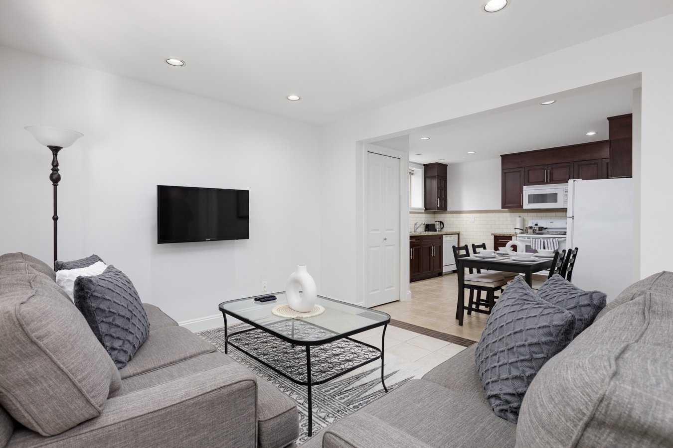 947 Belvista Crescent - Photo 6