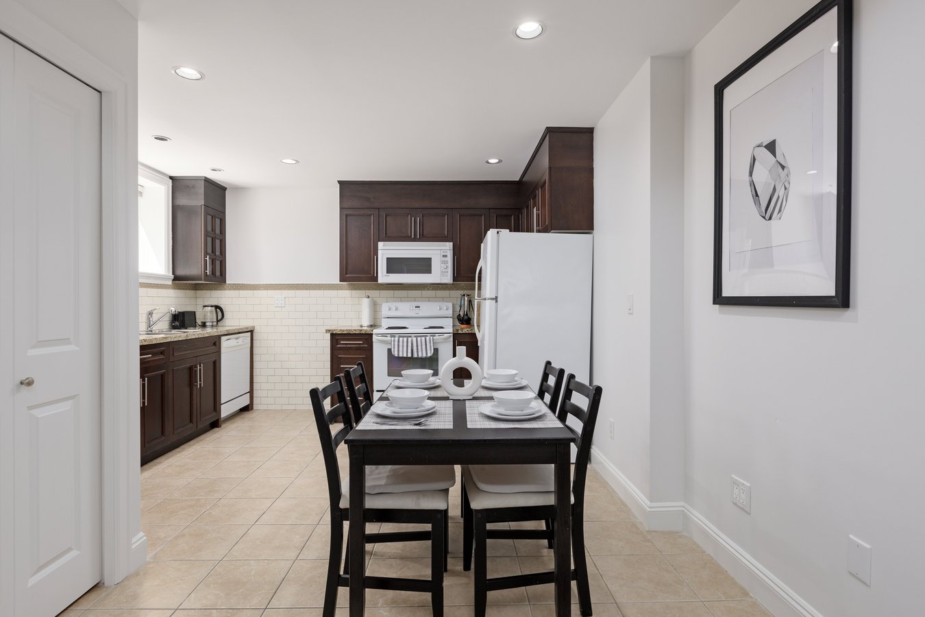 947 Belvista Crescent - Photo 8