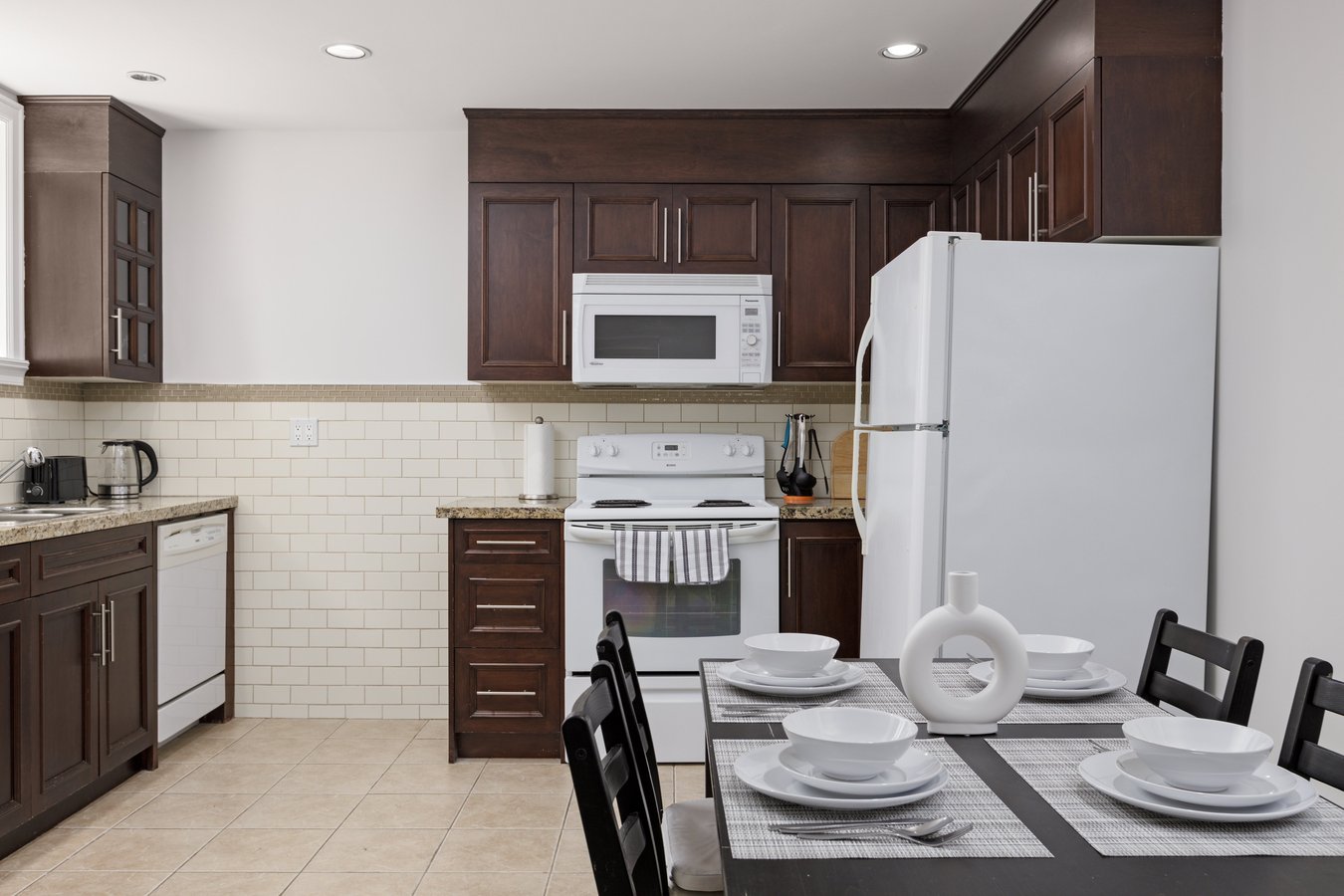 947 Belvista Crescent - Photo 9