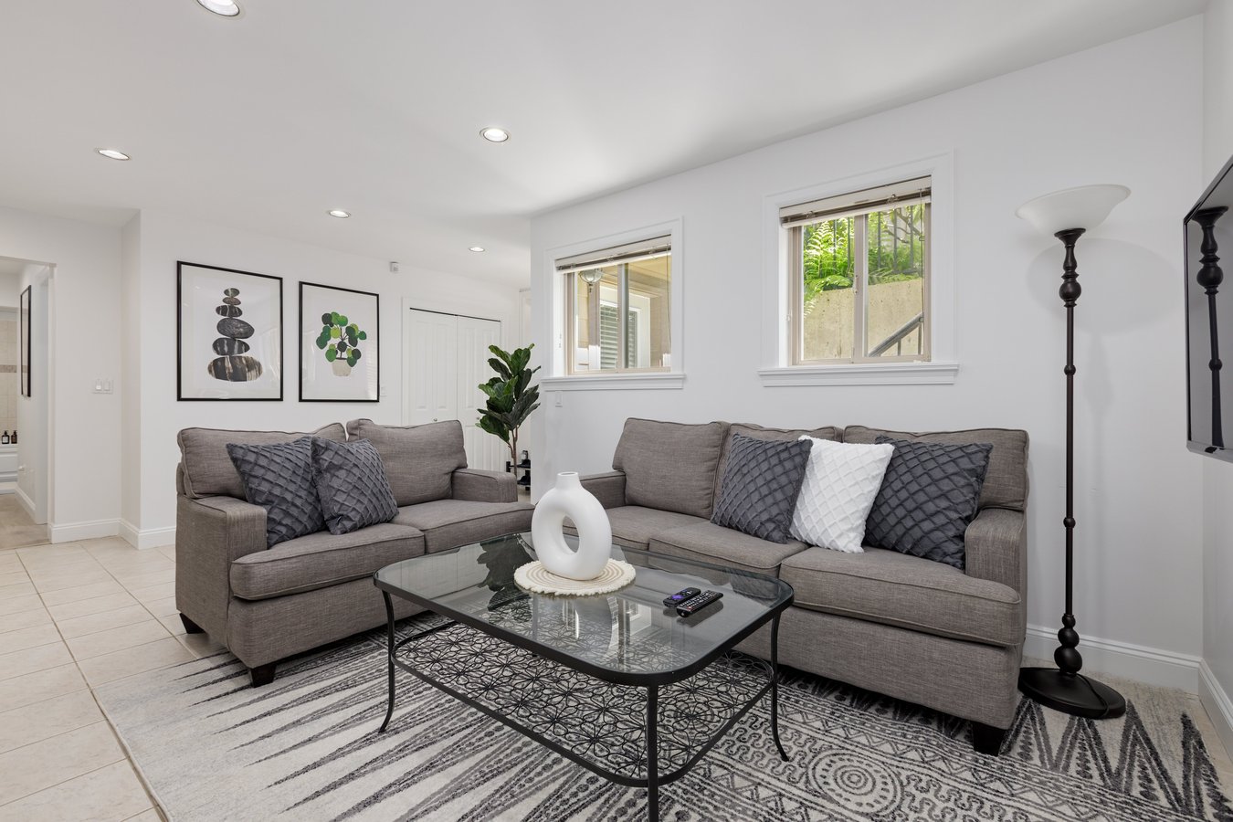 947 Belvista Crescent - Photo 1