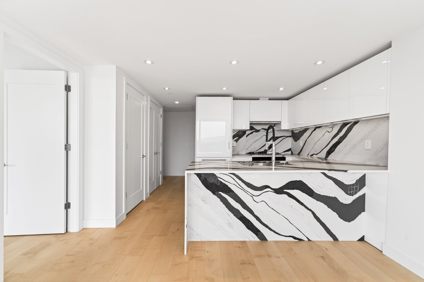 135 13th Street East - Photo 6
