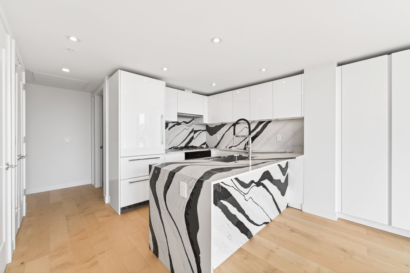 135 13th Street East - Photo 7