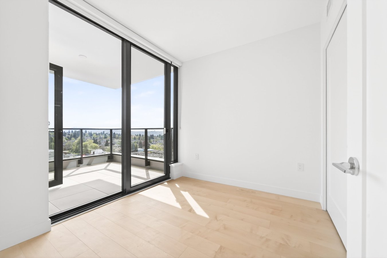 135 13th Street East - Photo 8