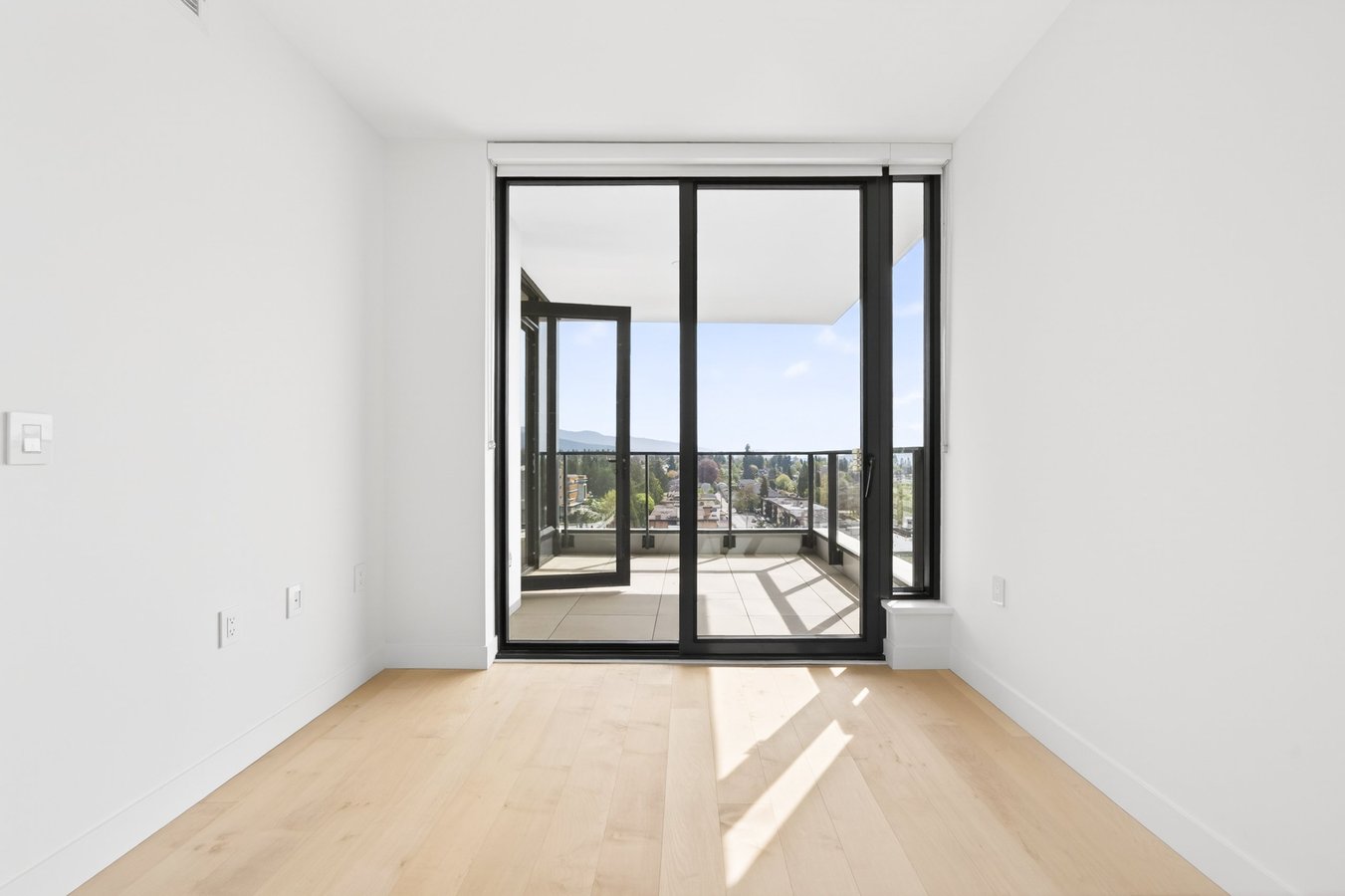 135 13th Street East - Photo 9